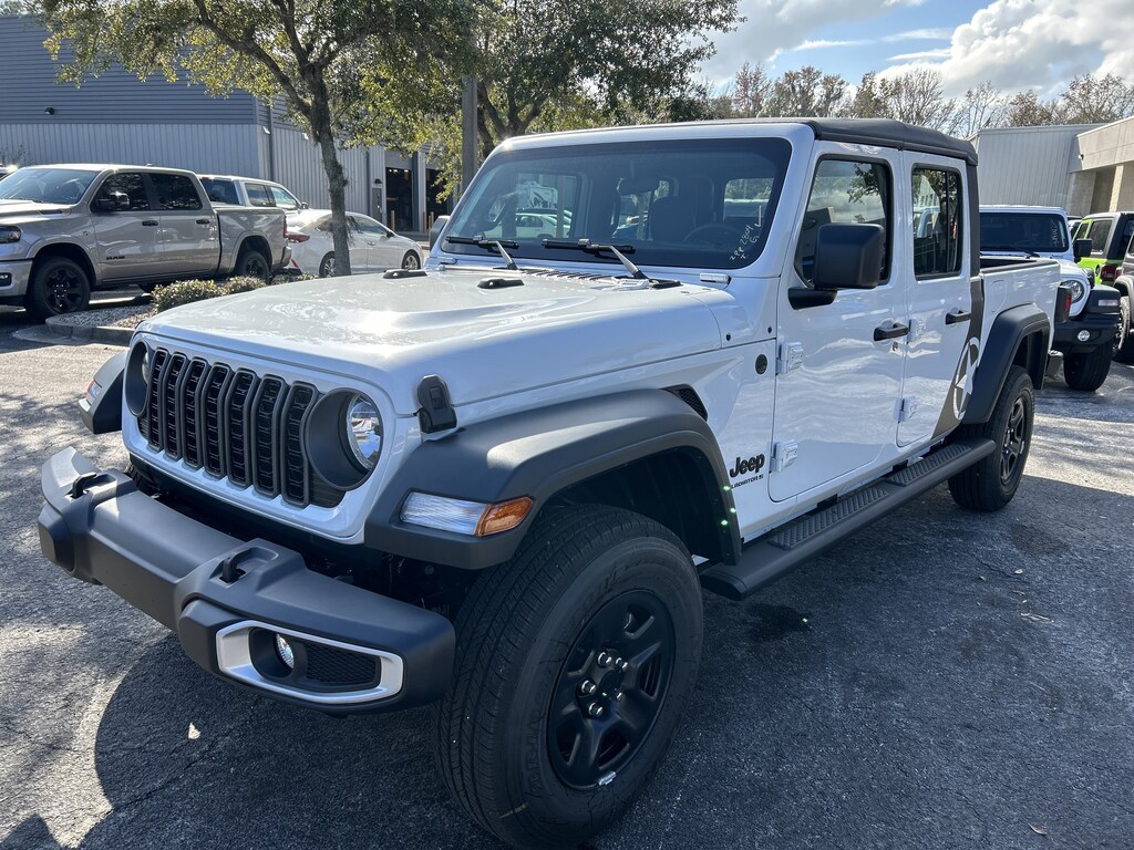New 2026 Jeep Gladiator SPORT 4X4 Pickup