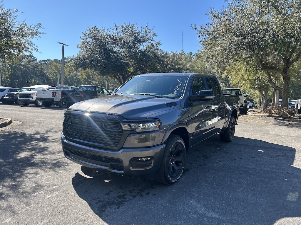 New 2026 Ram 1500 BIG HORN CREW CAB 4X4 5'7 BOX Pickup