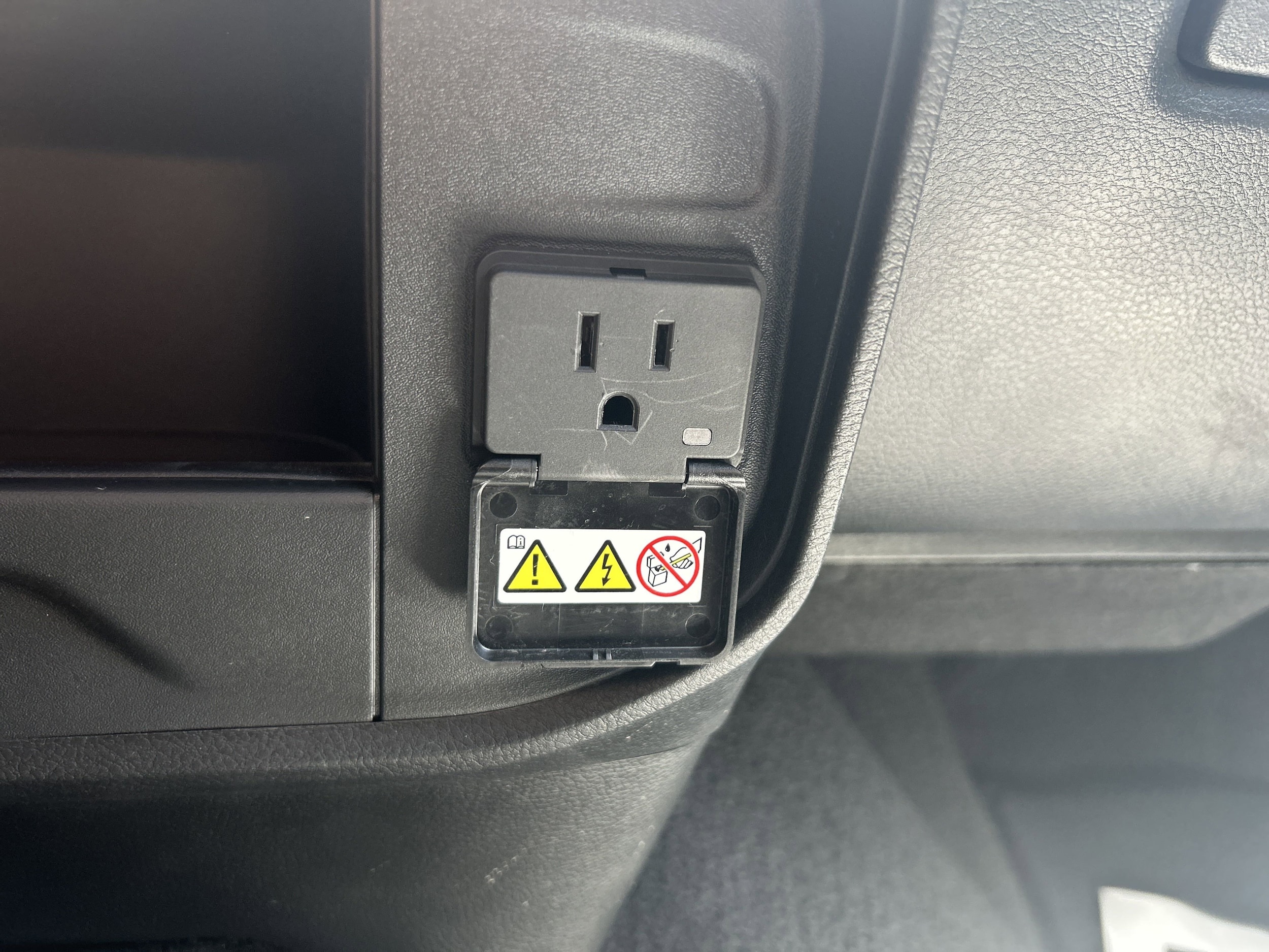 2025 RAM 2500 Tradesman - Photo 17
