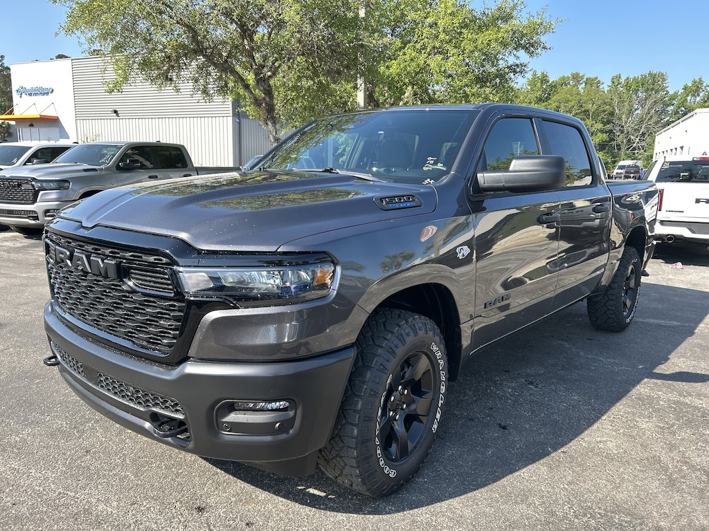 New 2026 Ram 1500 WARLOCK CREW CAB 4X4 5'7 BOX Pickup