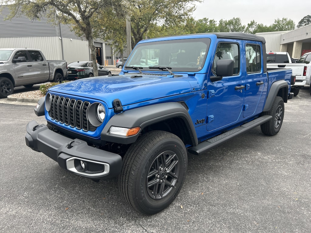 New 2026 Jeep Gladiator SPORT 4X4 Pickup