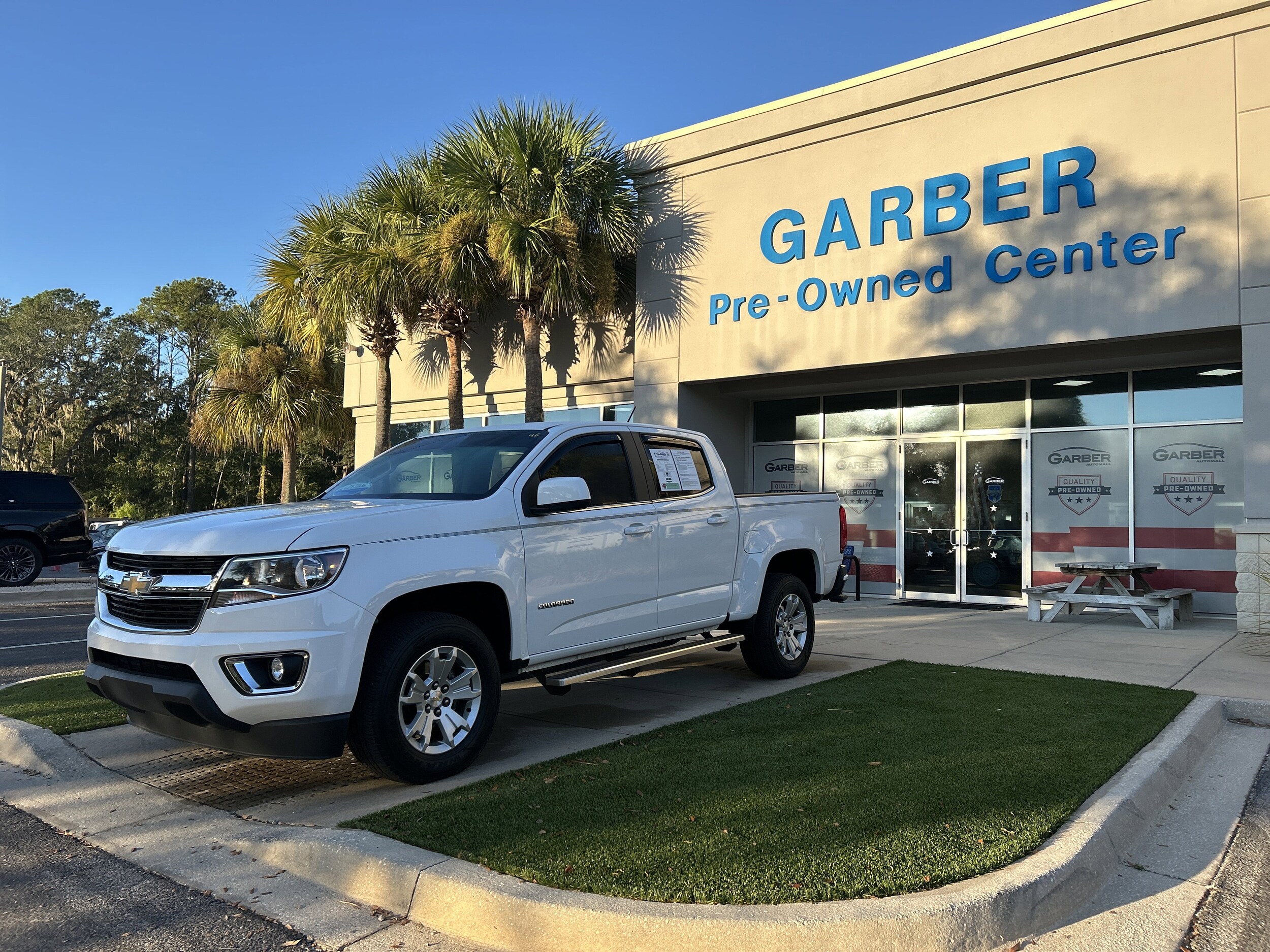 2020 Chevrolet Colorado LT photo 2