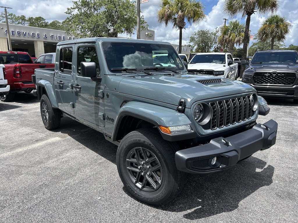 New 2026 Jeep Gladiator SPORT S 4X4 Pickup