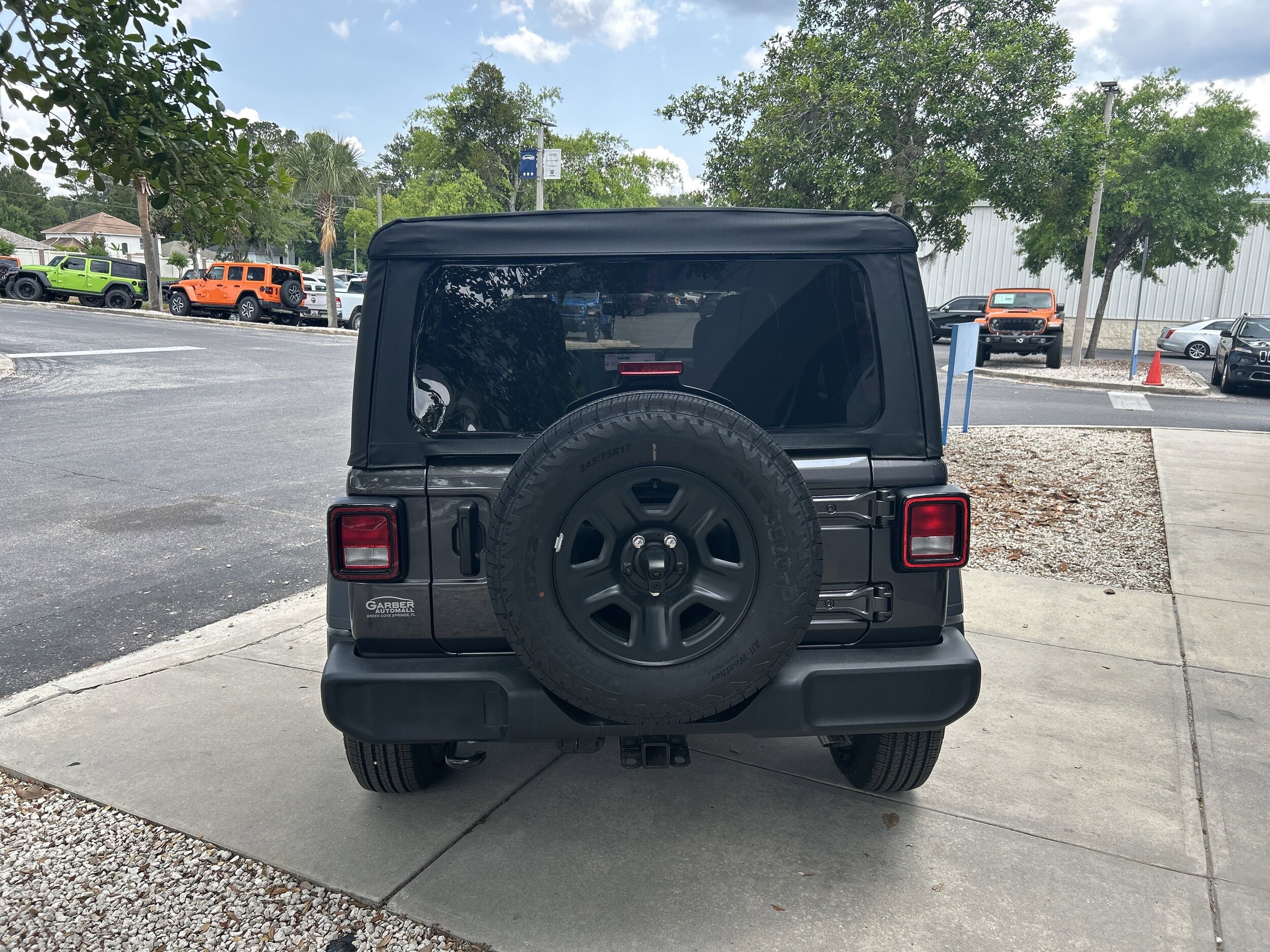 2025 Jeep Wrangler Sport photo 4