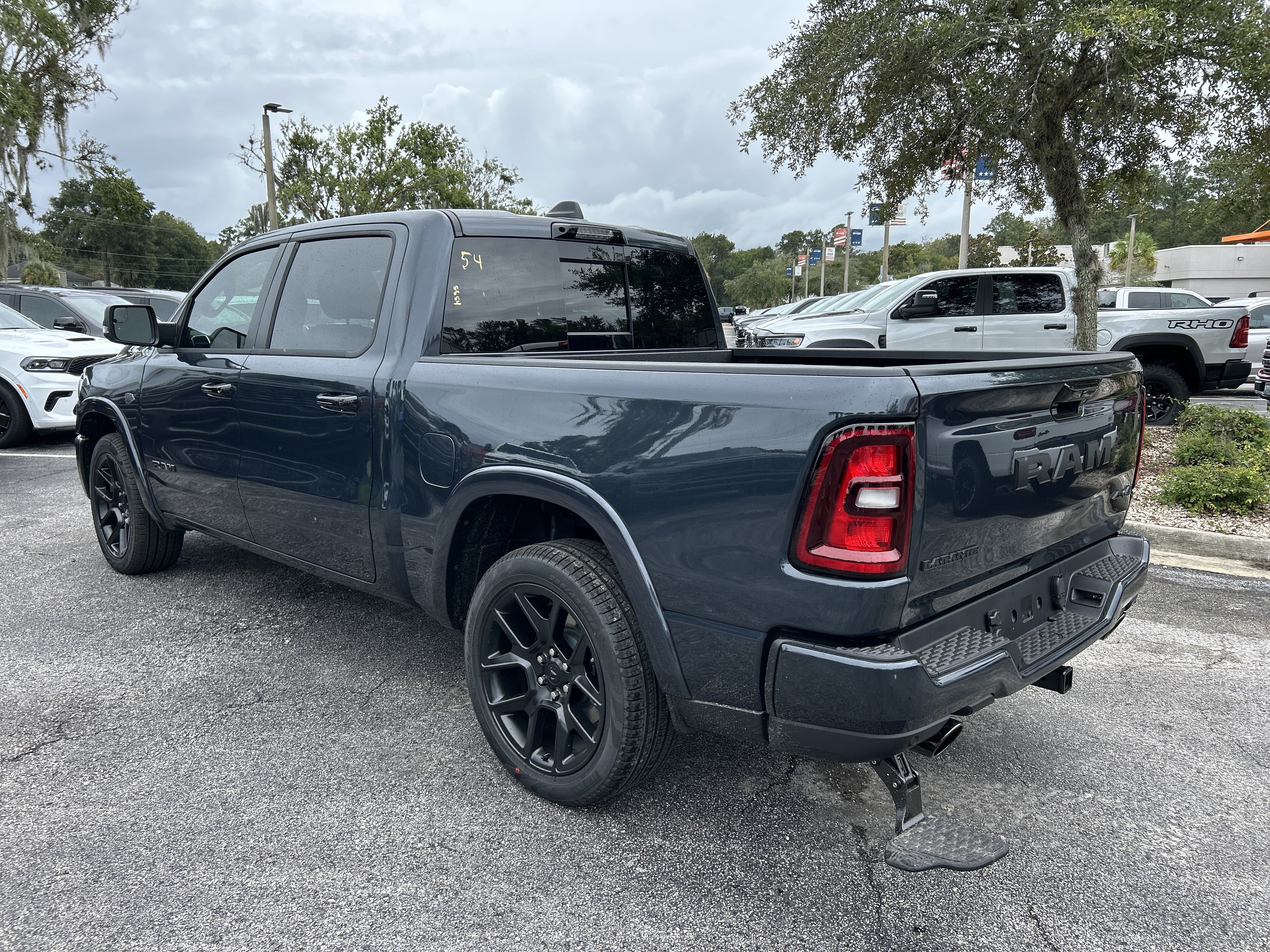 New 2027 Ram 1500 LARAMIE CREW CAB 4X4 5'7 BOX Pickup