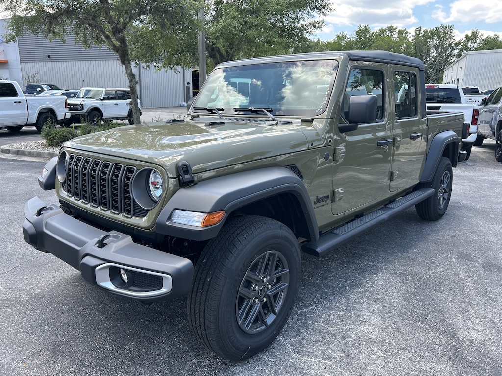 New 2026 Jeep Gladiator SPORT 4X4 Pickup