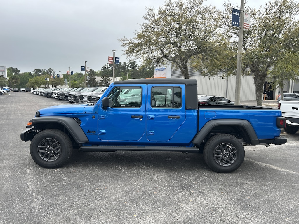 New 2026 Jeep Gladiator SPORT 4X4 Pickup
