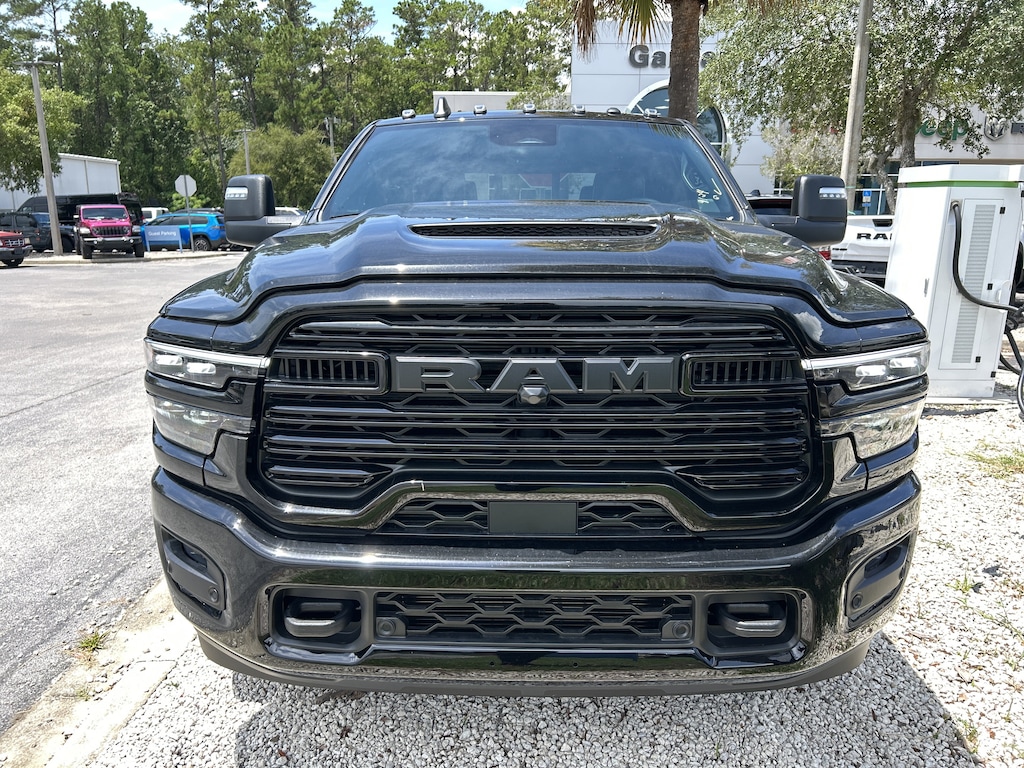 New 2026 Ram 3500 LARAMIE MEGA CAB 4X4 6'4 BOX Pickup