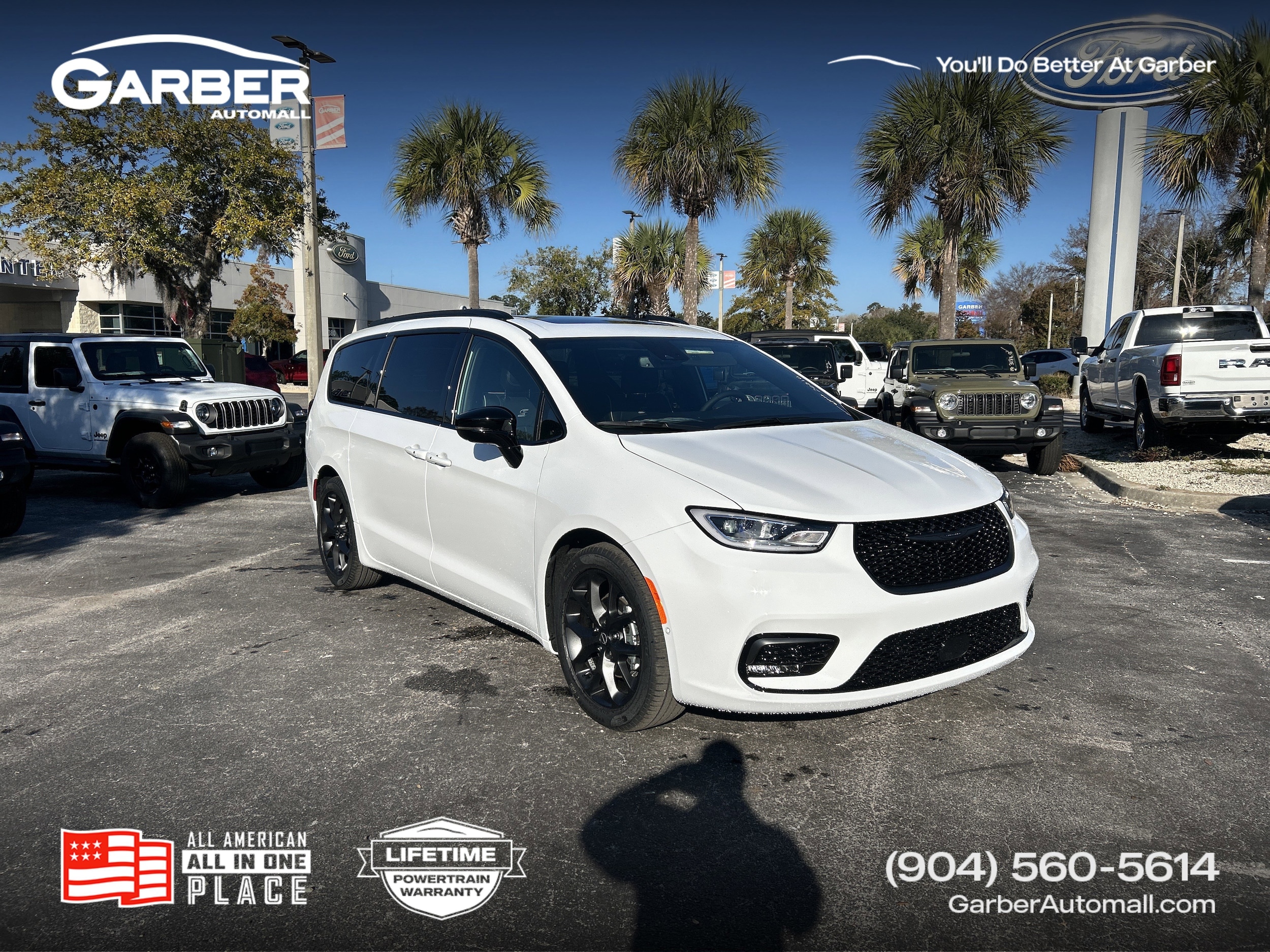 2026 Chrysler Pacifica Limited's photo
