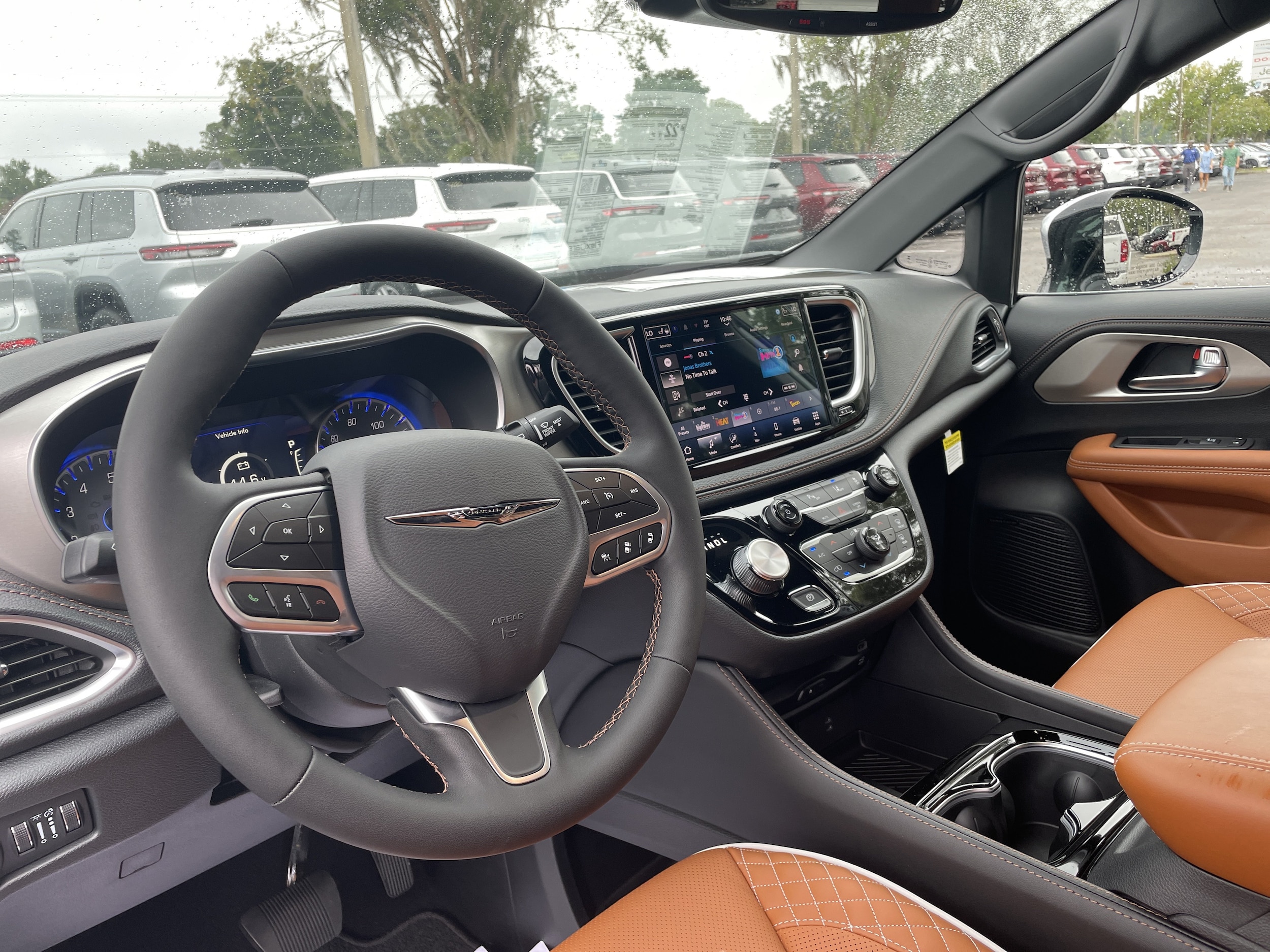 2026 Chrysler Pacifica Pinnacle - Photo 13