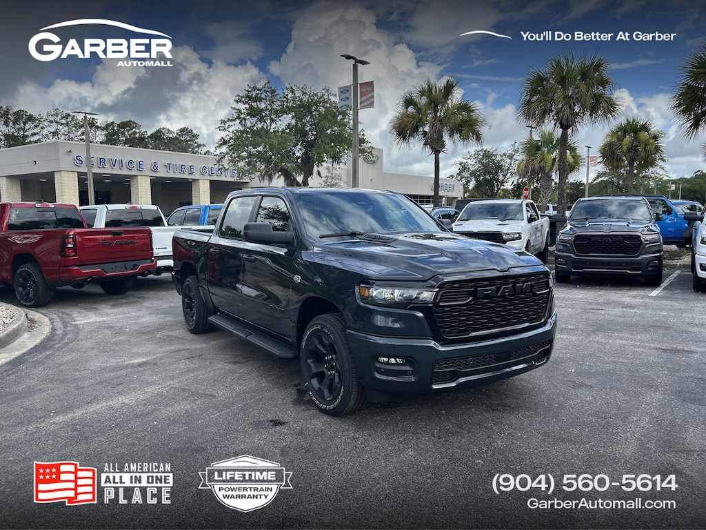 New 2026 Ram 1500 EXPRESS CREW CAB 4X4 5'7 BOX Pickup