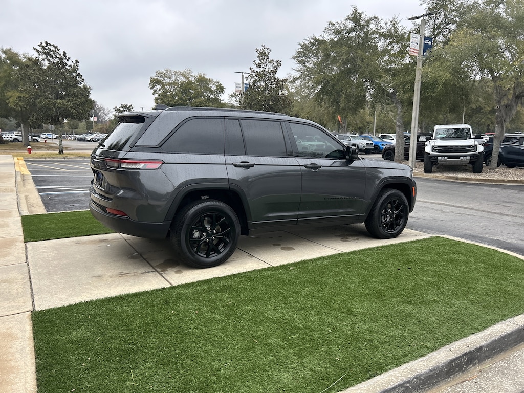 Used 2025 Jeep Grand Cherokee Altitude X SUV