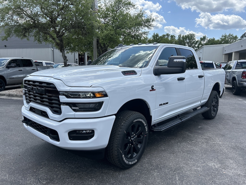 New 2026 Ram 3500 BIG HORN CREW CAB 4X4 6'4 BOX Pickup