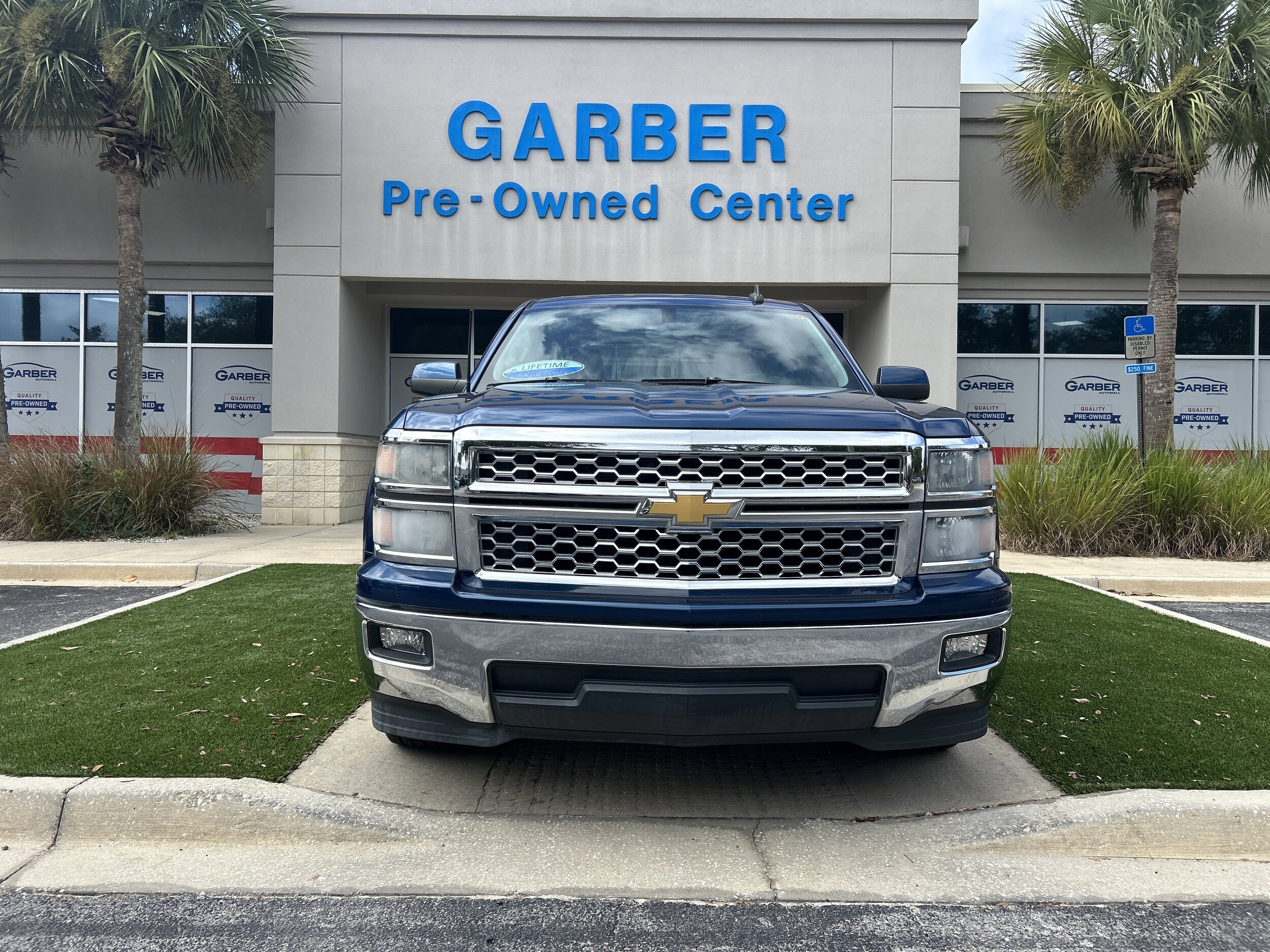 2015 Chevrolet Silverado 1500 LT photo 2