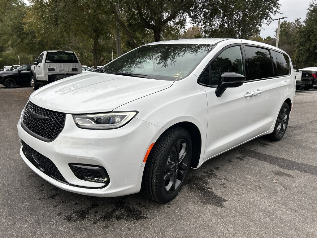 New 2026 Chrysler Pacifica SELECT Passenger Van