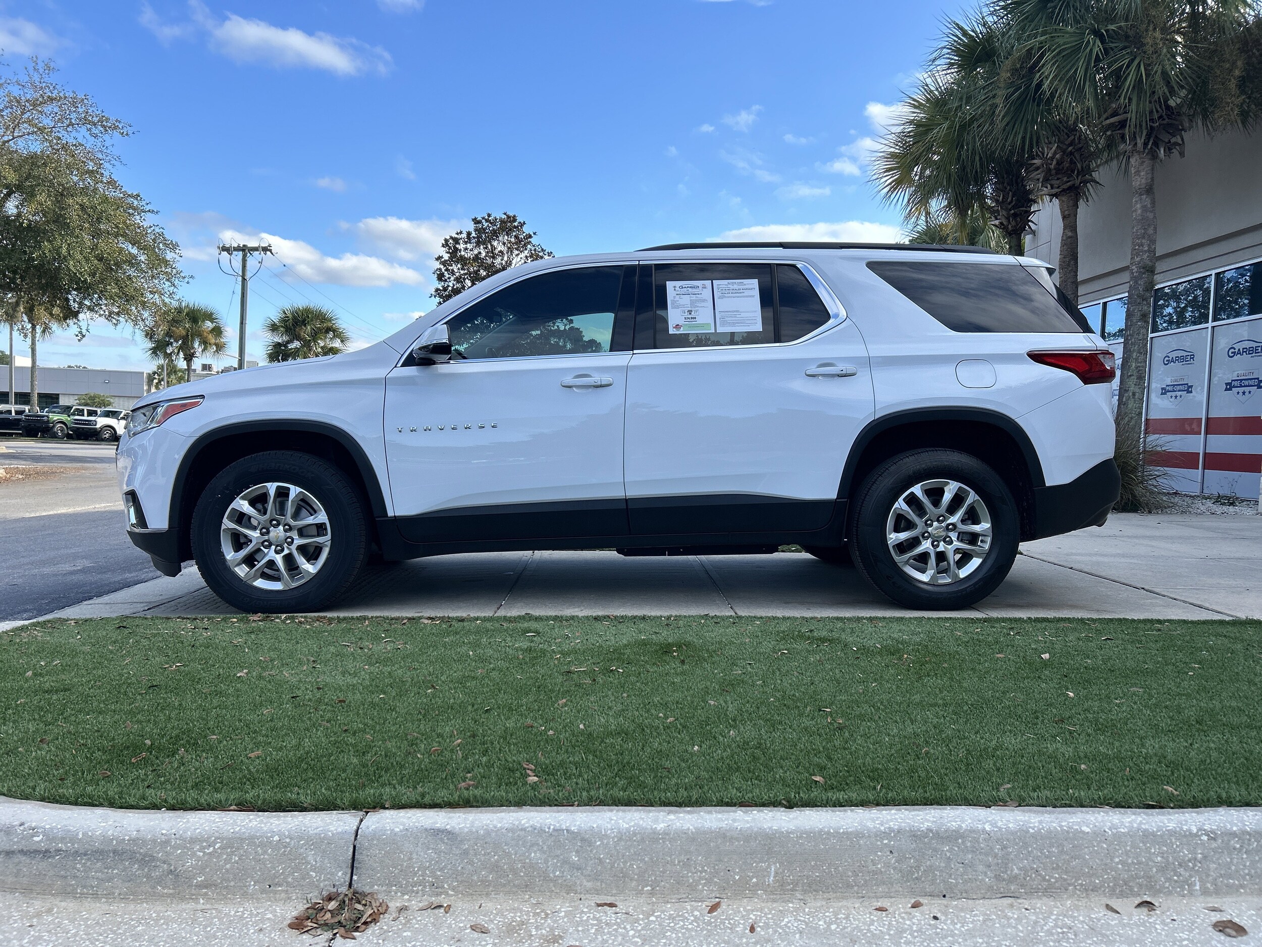 2020 Chevrolet Traverse photo 3