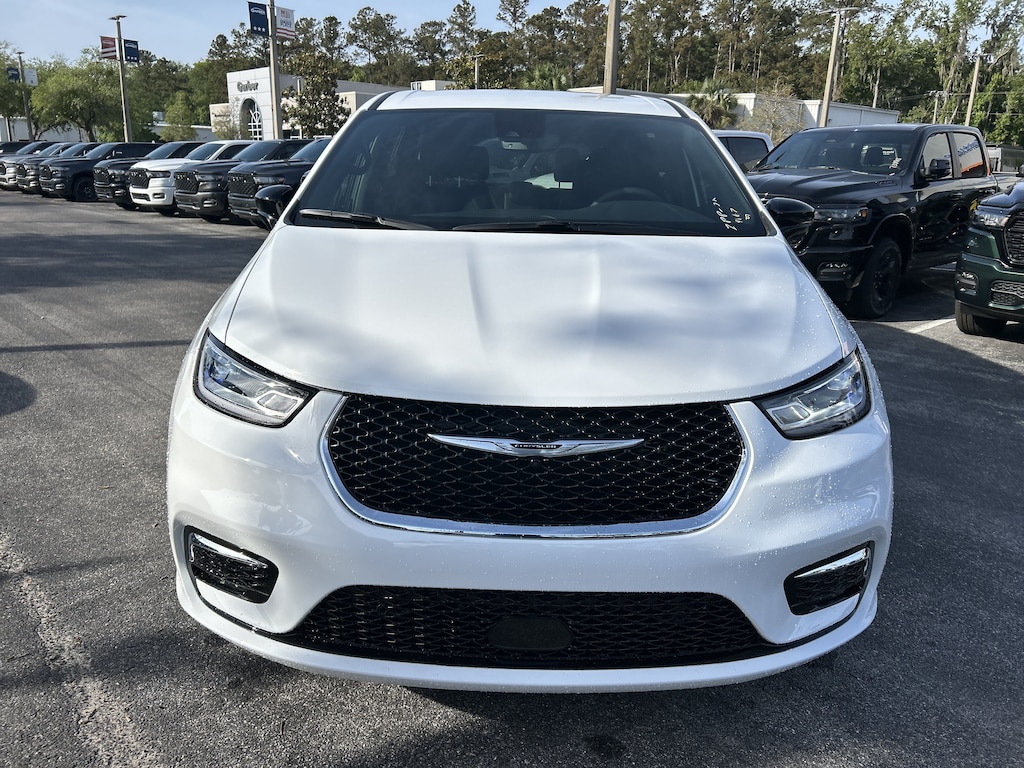 New 2026 Chrysler Pacifica SELECT Passenger Van