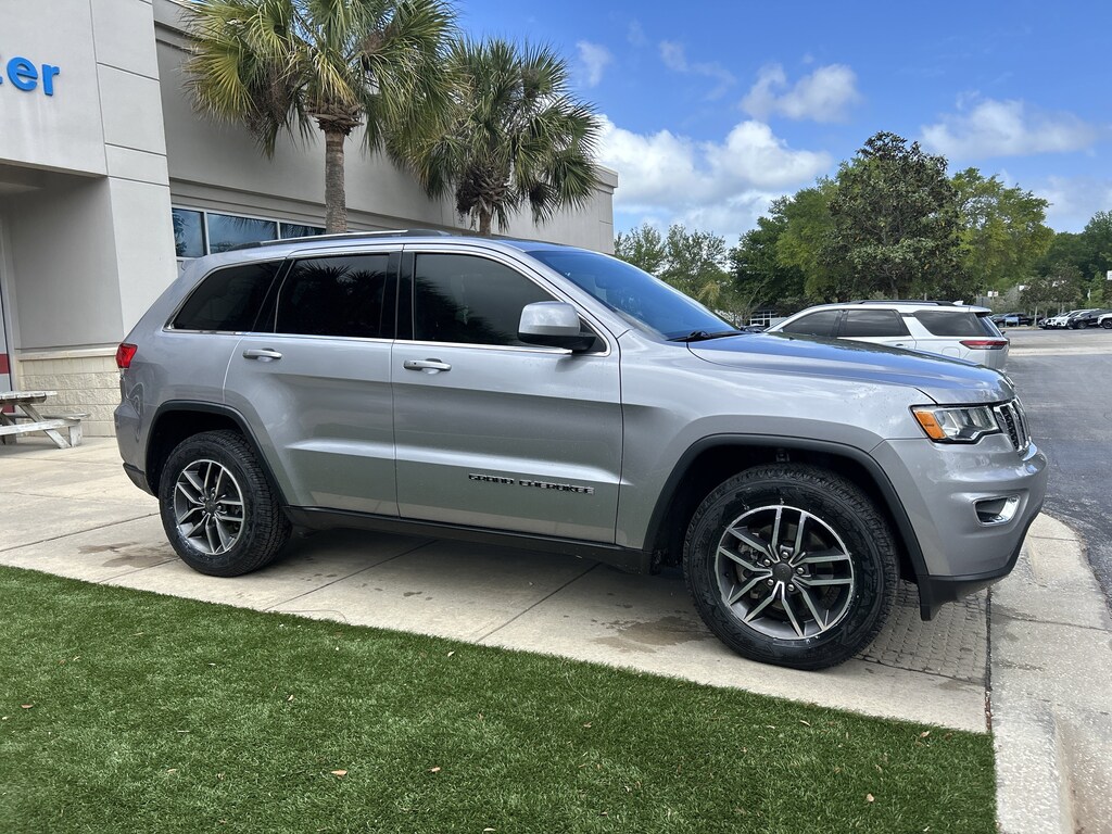 Used 2019 Jeep Grand Cherokee Laredo E SUV