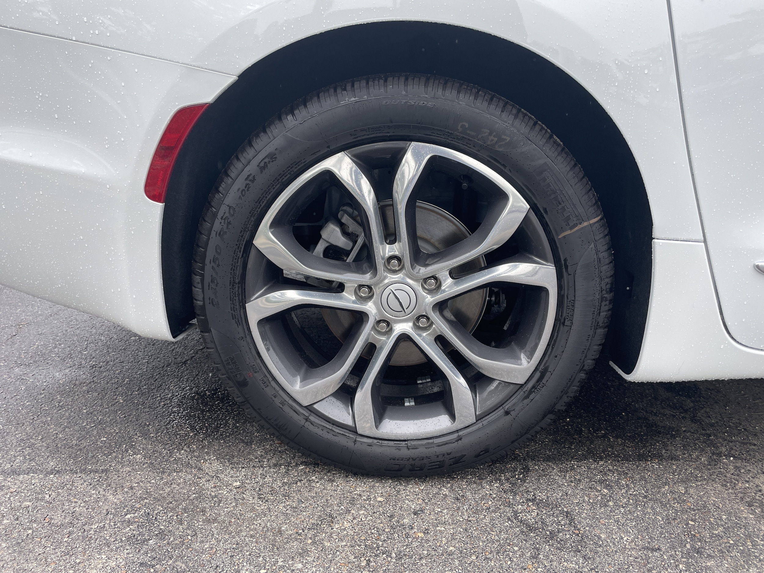 2026 Chrysler Pacifica Pinnacle - Photo 9