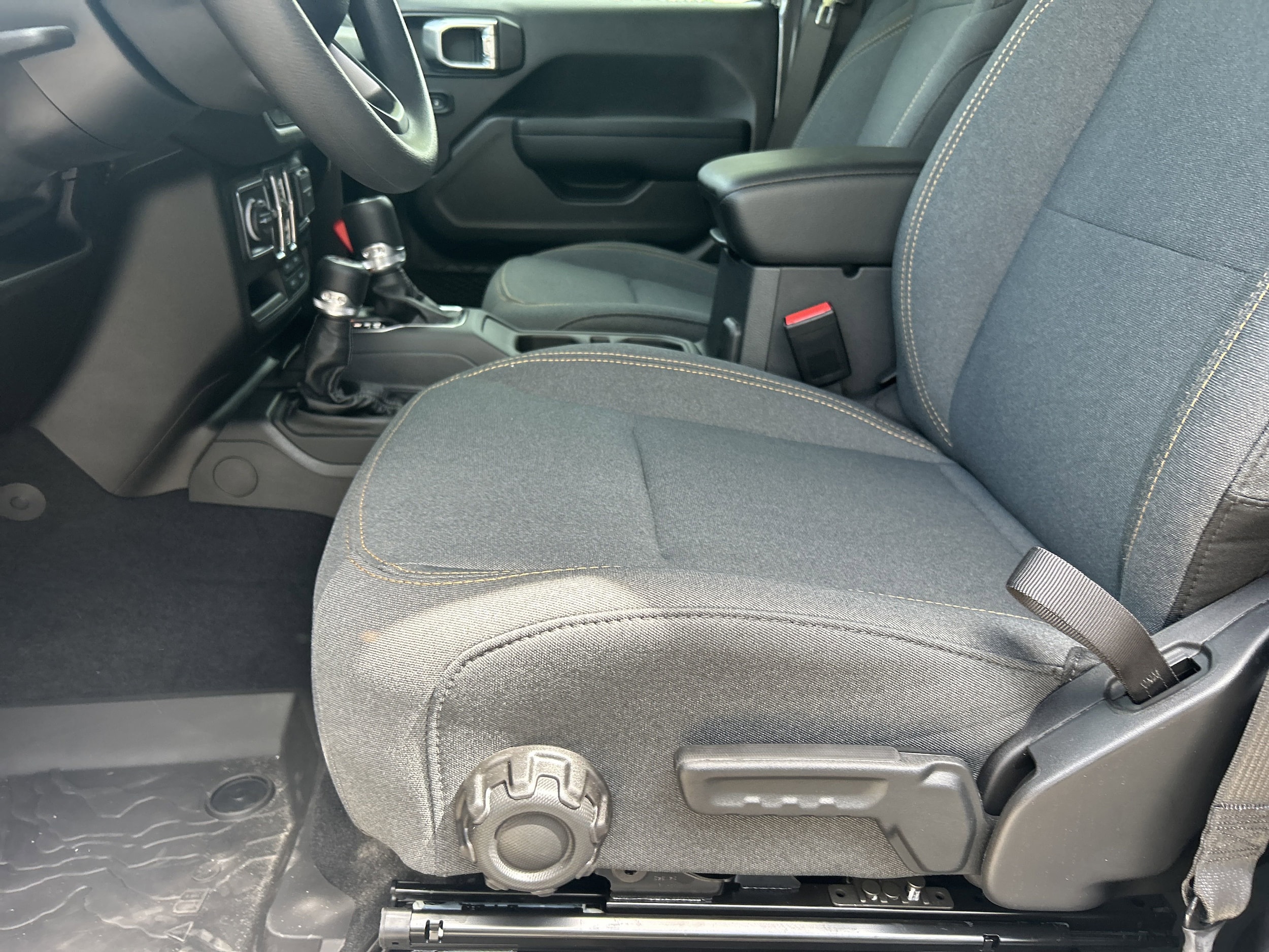 2025 Jeep Wrangler 4-Door Sport - Photo 12