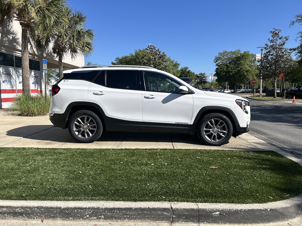 Used 2023 GMC Terrain SLT SUV