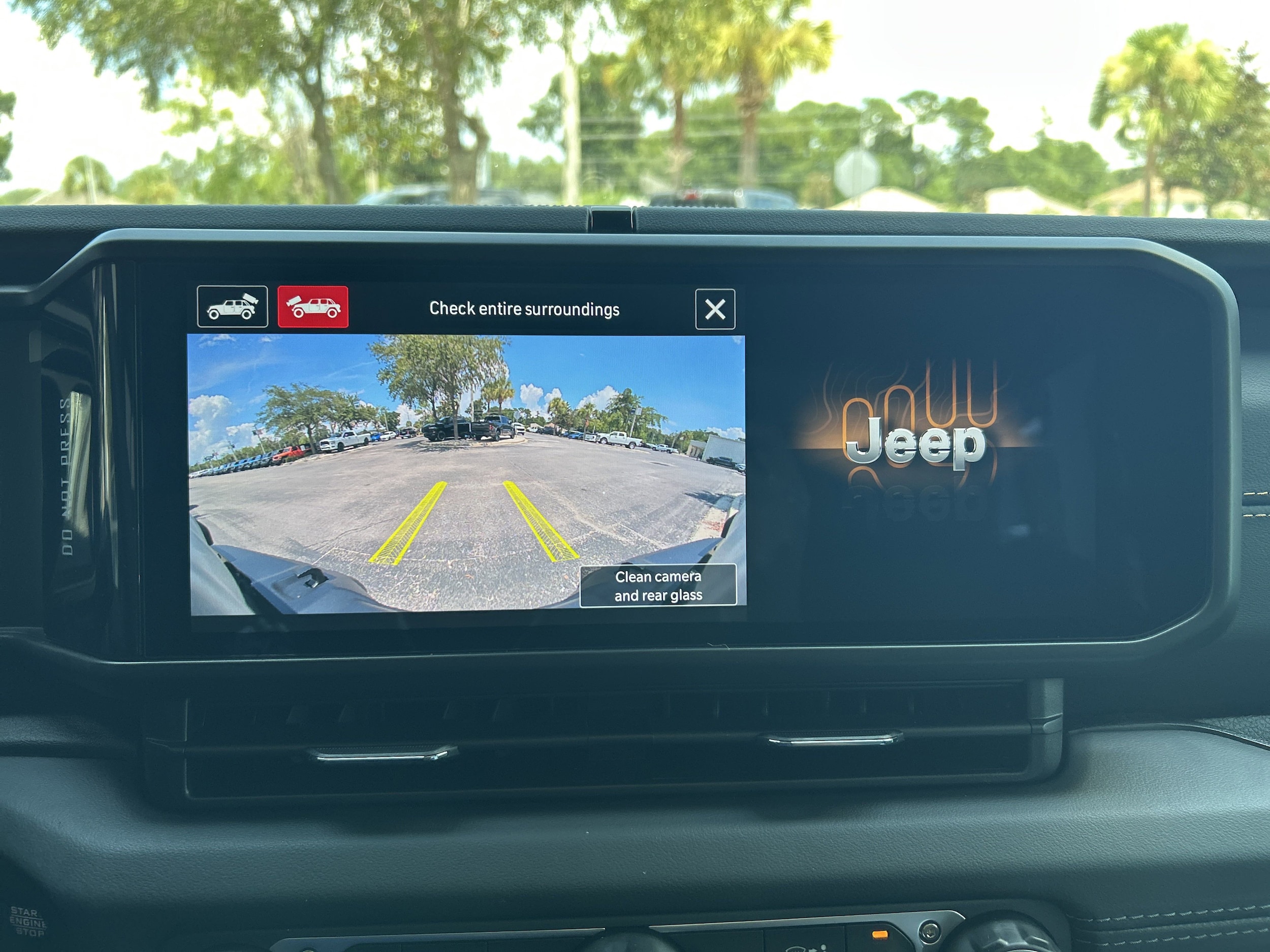 2025 Jeep Wrangler 4-Door Sahara - Photo 24