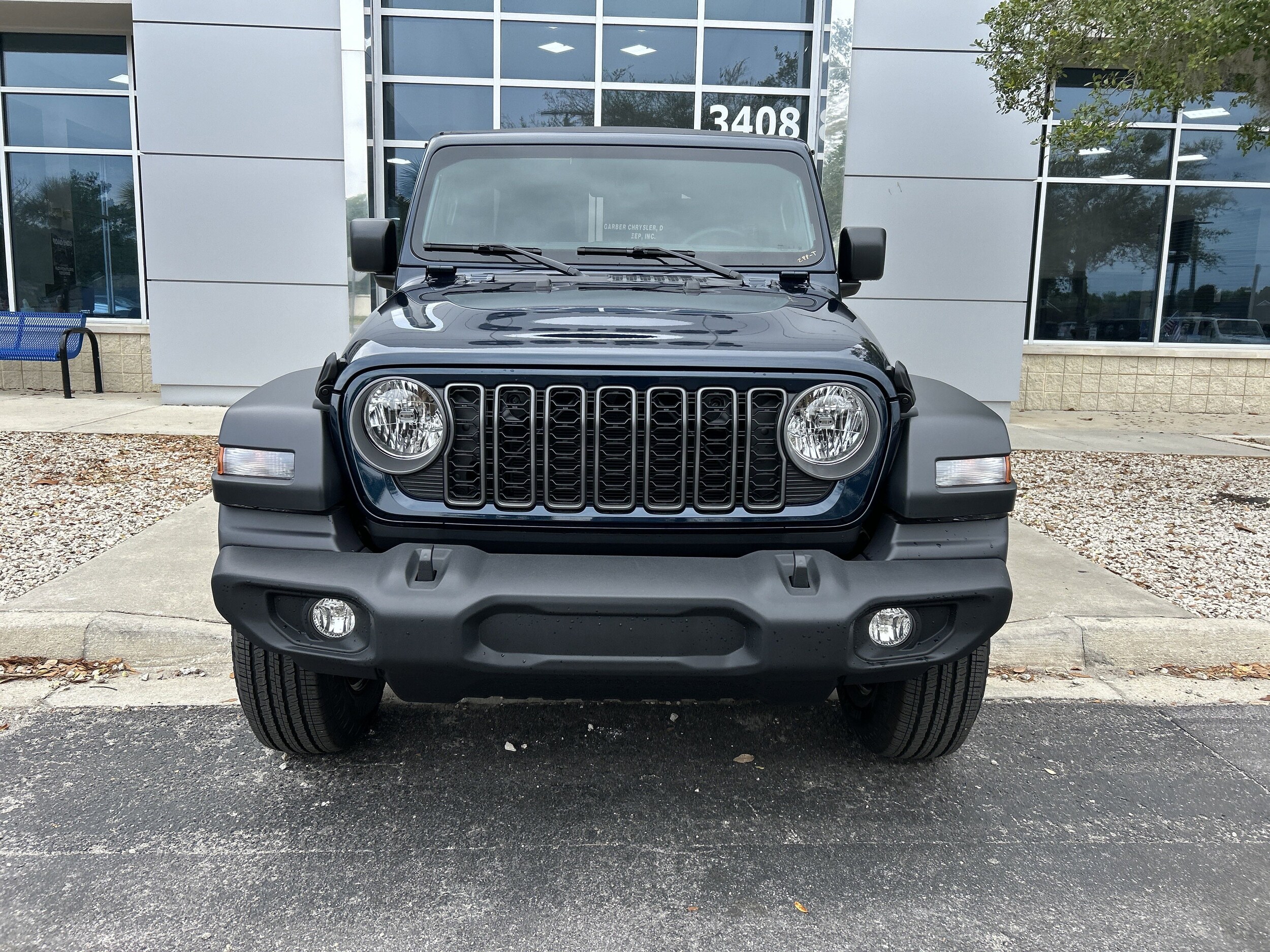 2025 Jeep Wrangler Sport photo 3
