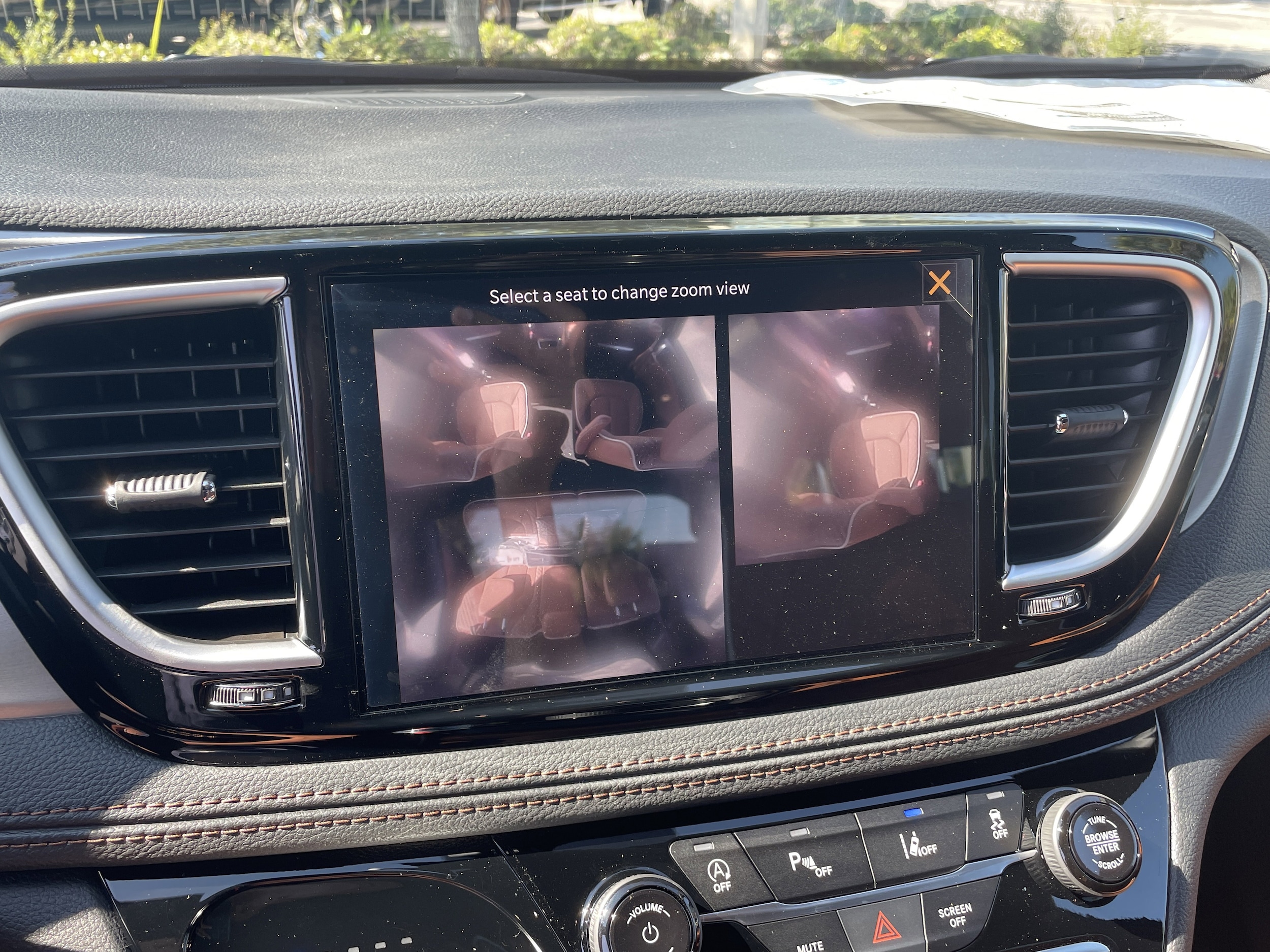 2026 Chrysler Pacifica Pinnacle - Photo 29