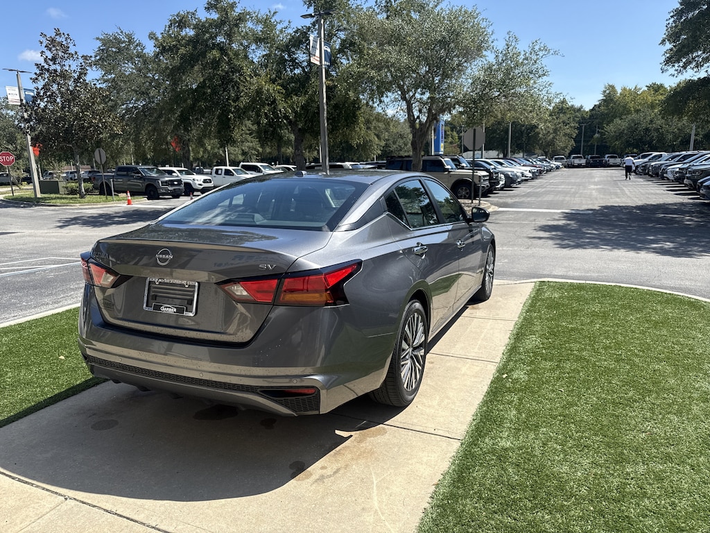 Used 2024 Nissan Altima 2.5 SV Sedan
