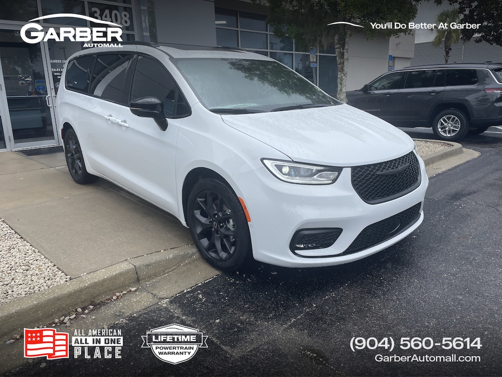 New 2026 Chrysler Pacifica LIMITED Passenger Van