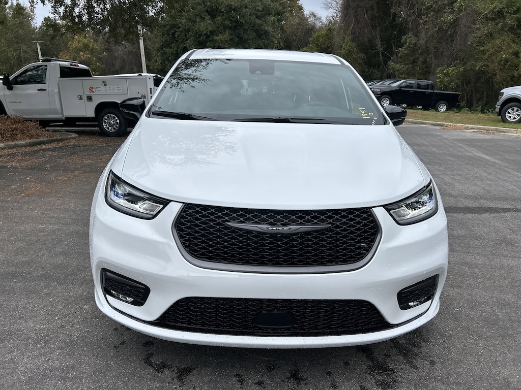 New 2026 Chrysler Pacifica SELECT Passenger Van