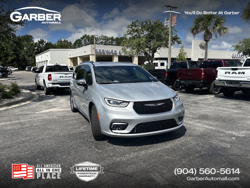 New 2026 Chrysler Pacifica PINNACLE Passenger Van