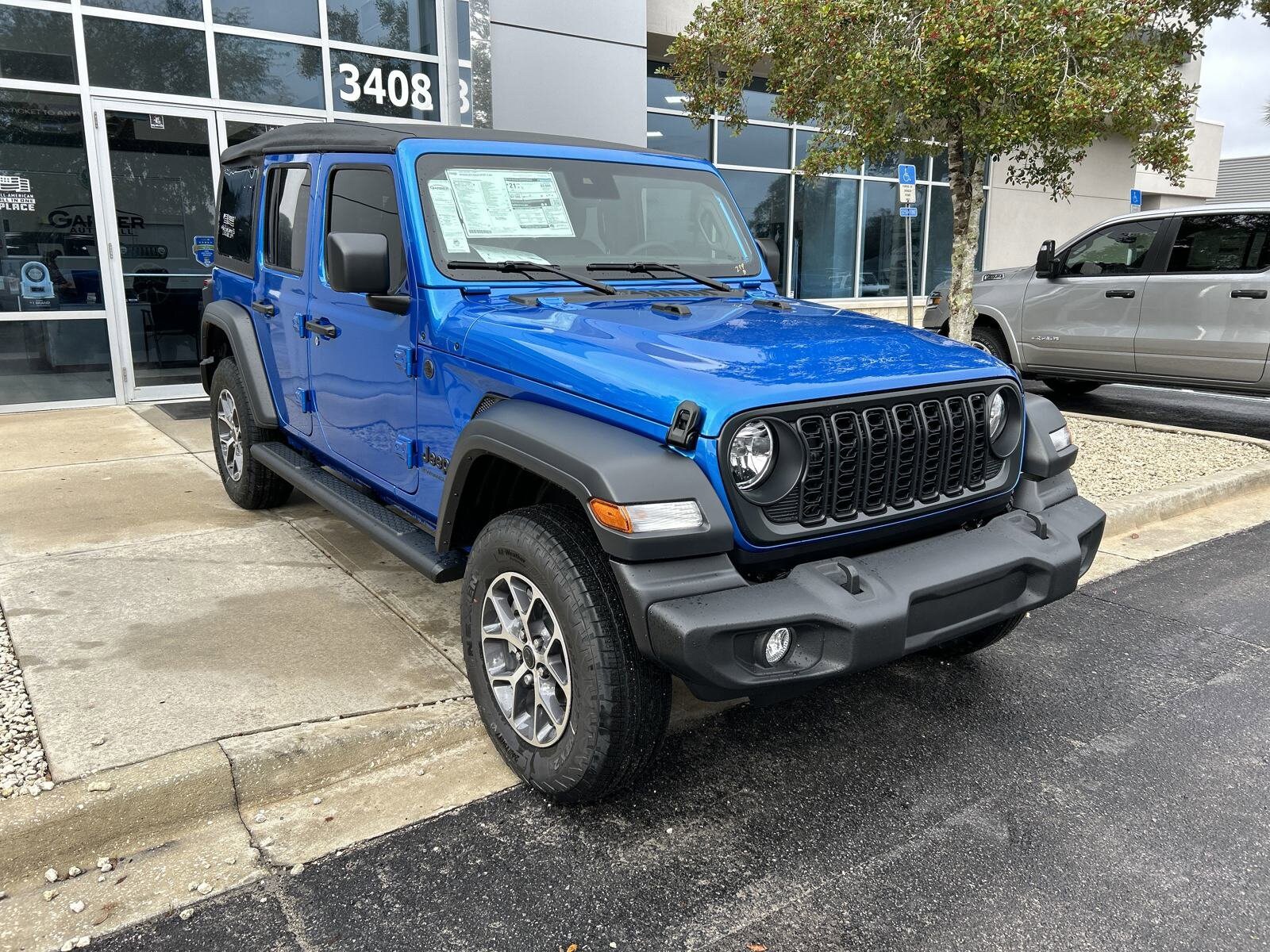 2025 Jeep Wrangler Sport S photo 2