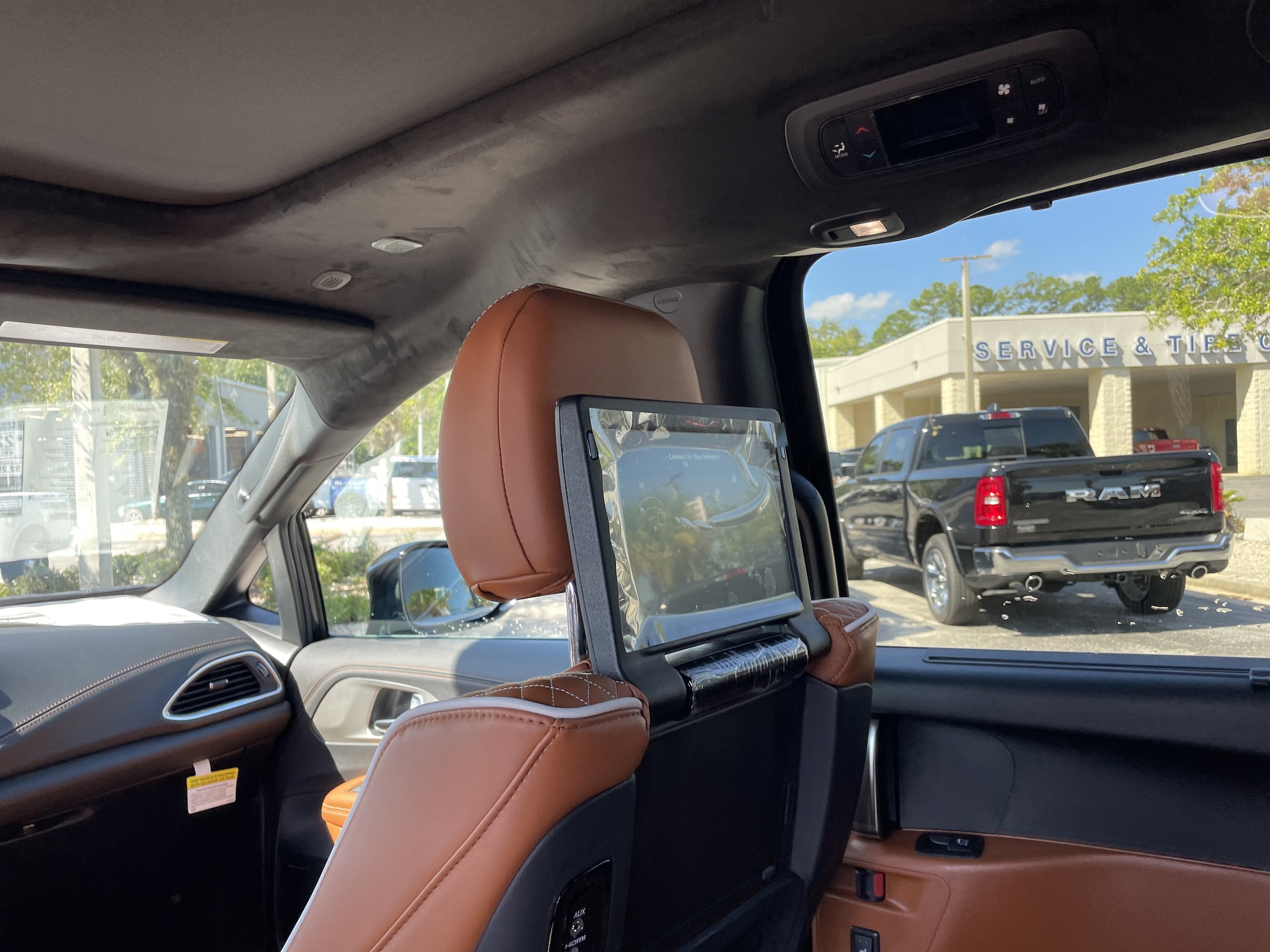 2026 Chrysler Pacifica Pinnacle - Photo 39