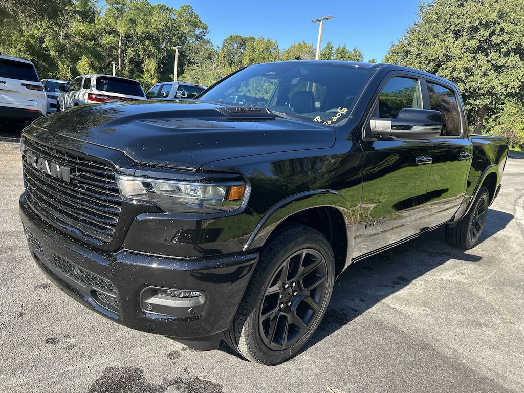 New 2026 Ram 1500 LARAMIE CREW CAB 4X4 5'7 BOX Pickup