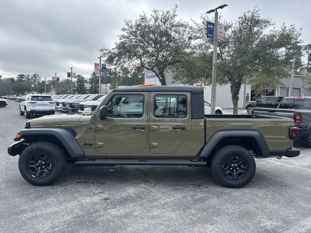 New 2026 Jeep Gladiator SPORT 4X4 Pickup