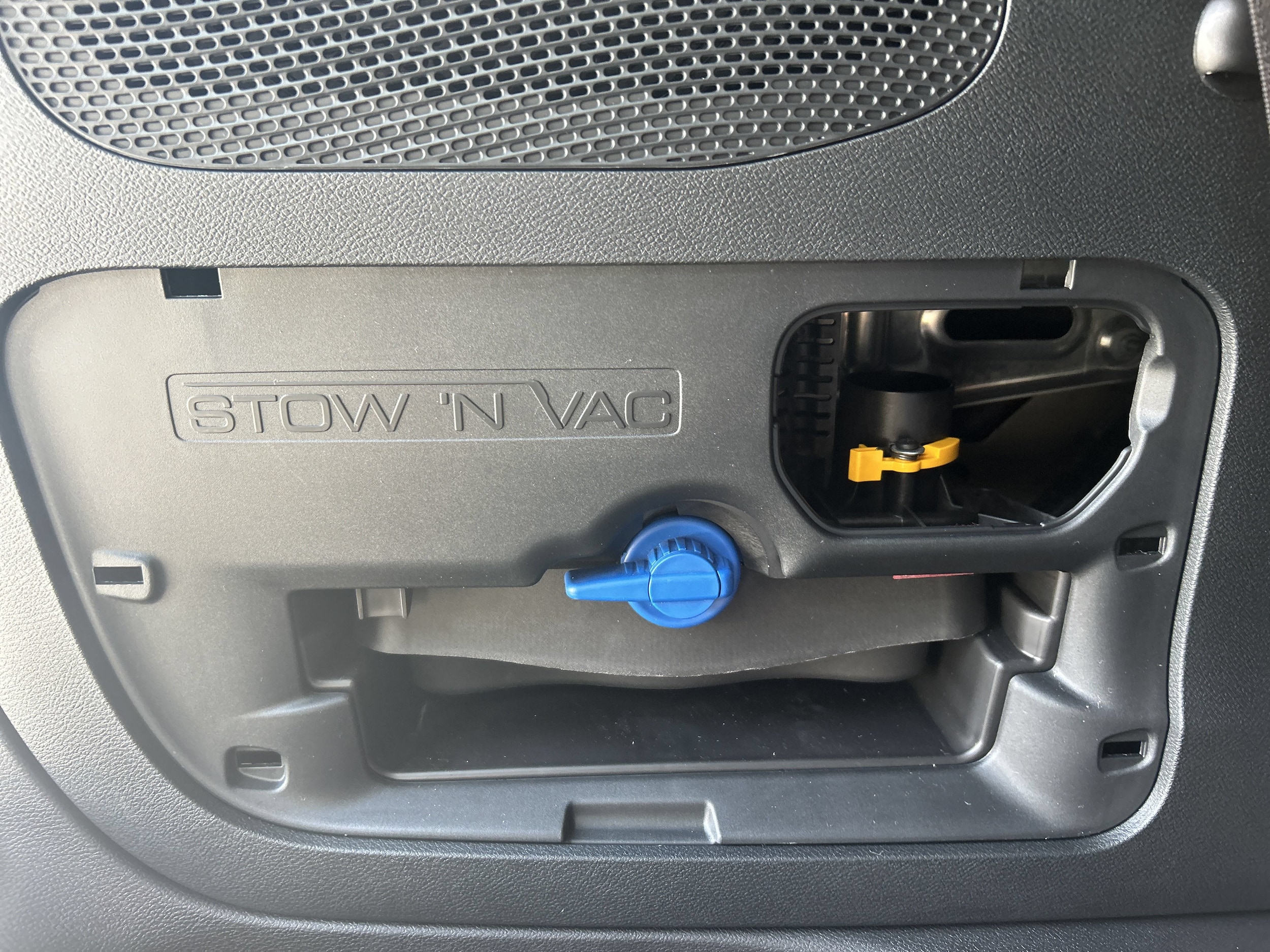 2026 Chrysler Pacifica Pinnacle - Photo 8