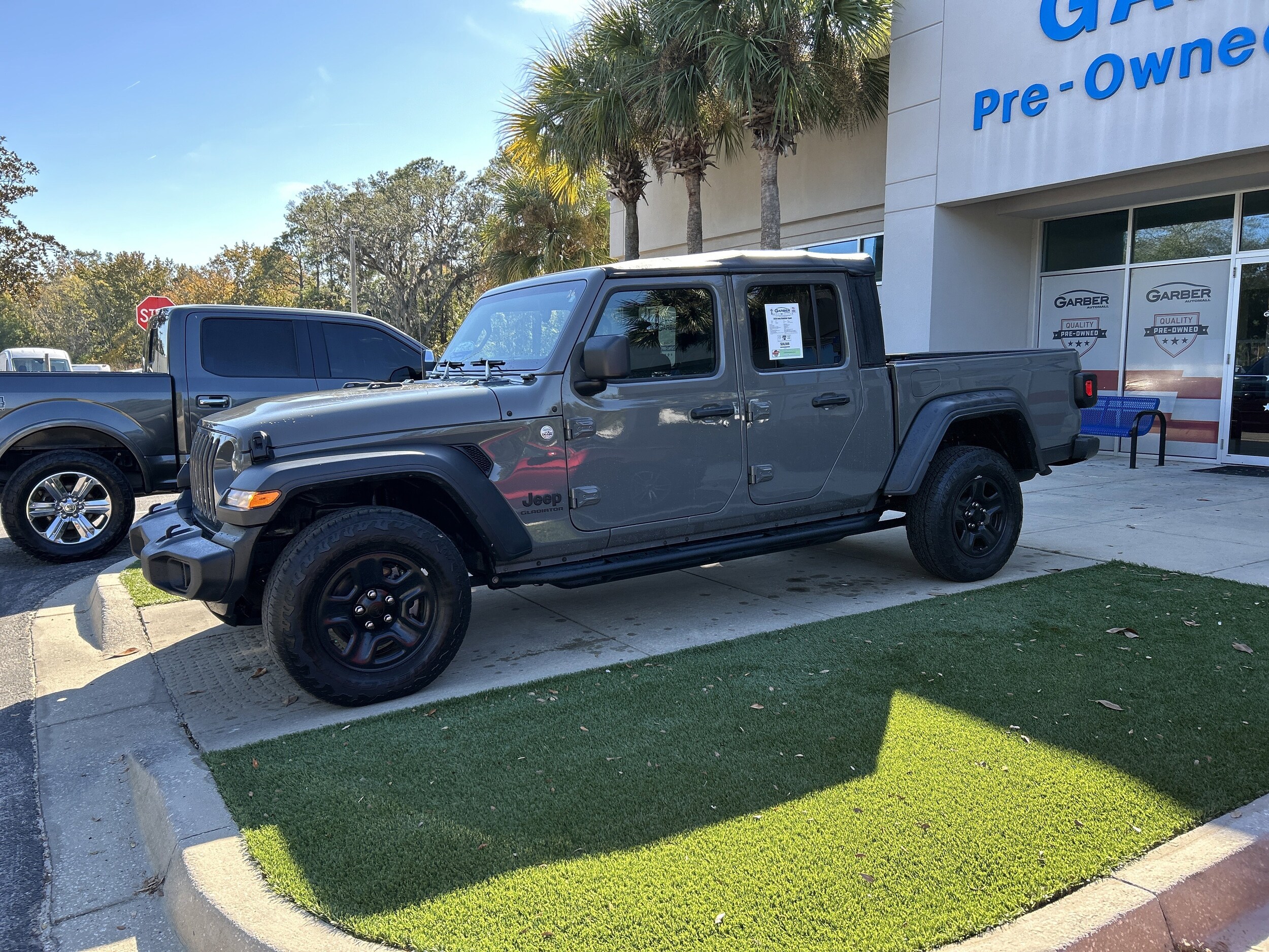 2020 Jeep Gladiator Sport photo 4