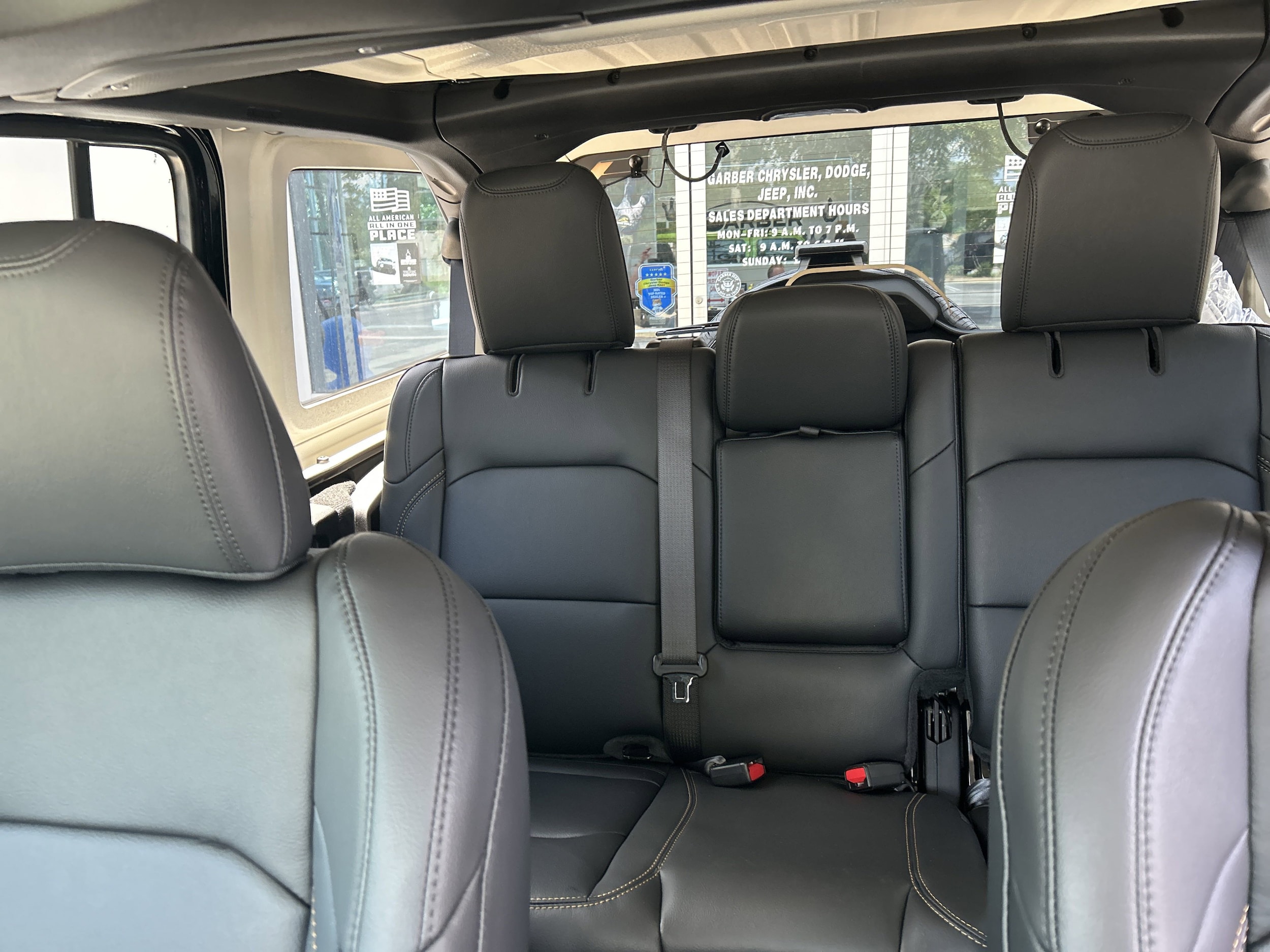 2025 Jeep Wrangler 4-Door Sahara - Photo 12