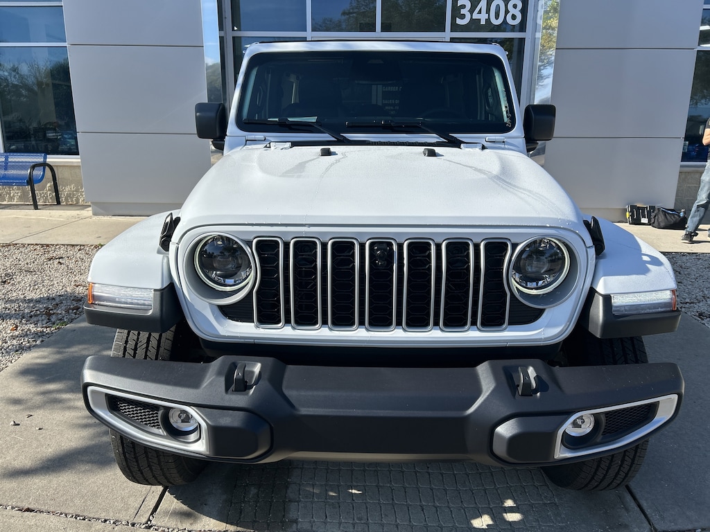 New 2026 Jeep Wrangler 4-DOOR SAHARA Sport Utility