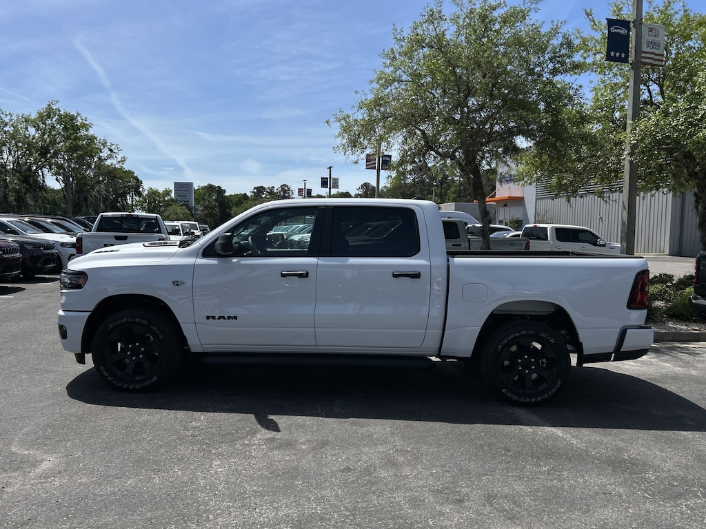 New 2026 Ram 1500 EXPRESS CREW CAB 4X4 5'7 BOX Pickup