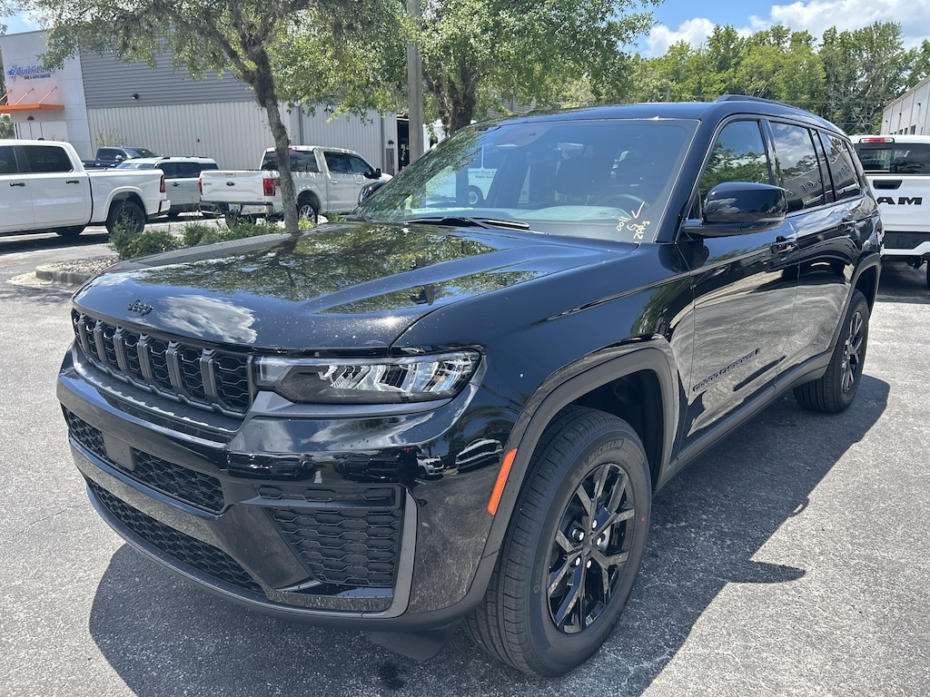 New 2026 Jeep Grand Cherokee L LAREDO ALTITUDE 4X2 Sport Utility