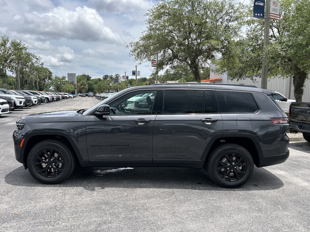 New 2026 Jeep Grand Cherokee L LAREDO ALTITUDE 4X2 Sport Utility
