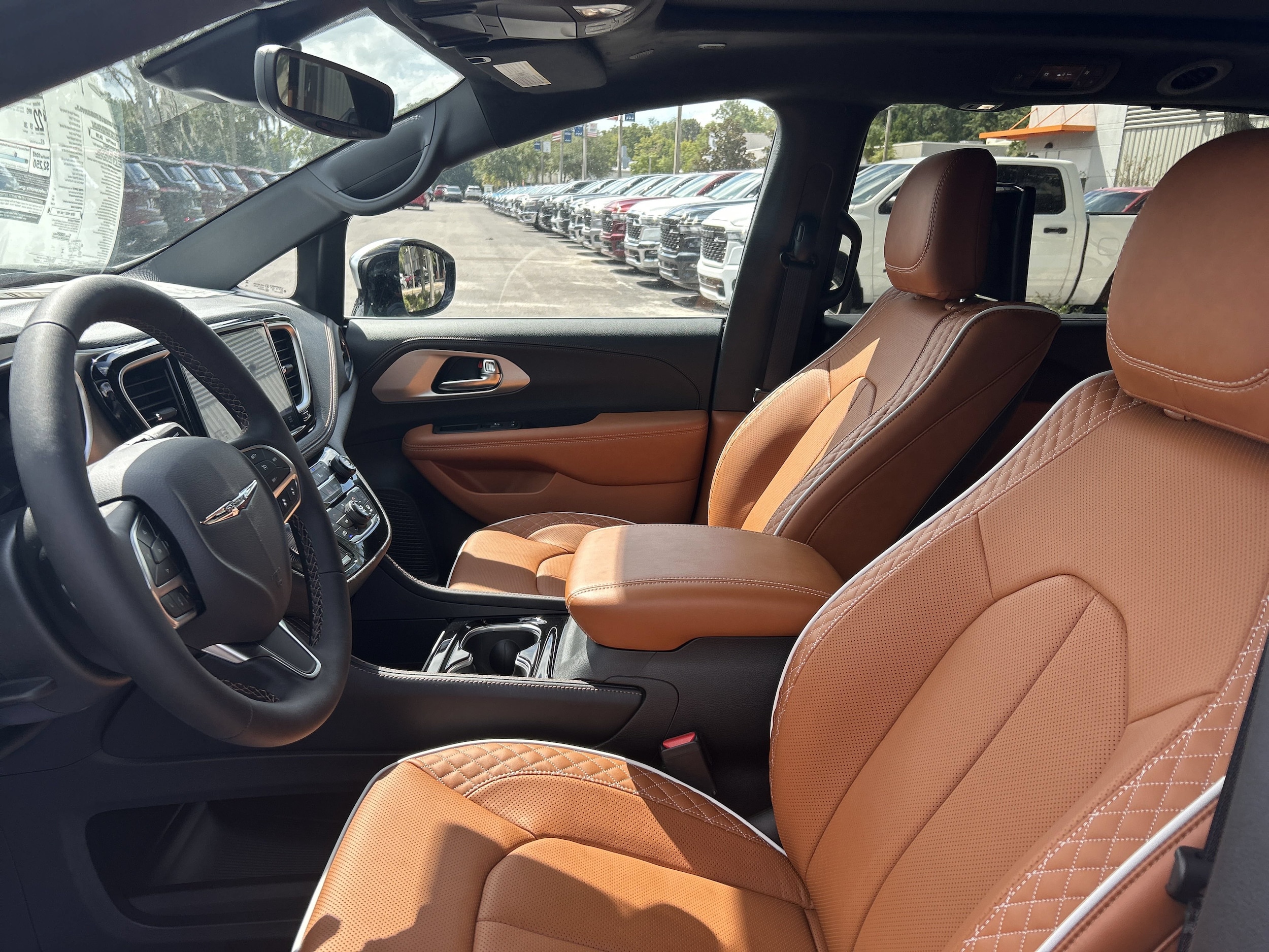 2026 Chrysler Pacifica Pinnacle - Photo 18