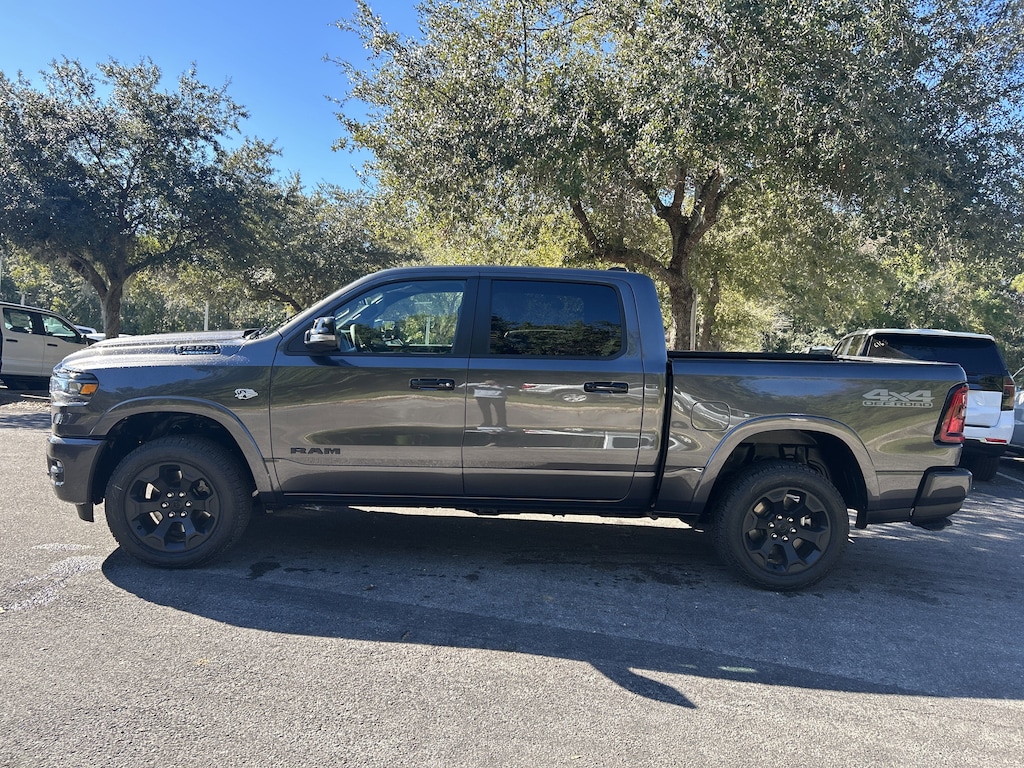 New 2026 Ram 1500 BIG HORN CREW CAB 4X4 5'7 BOX Pickup
