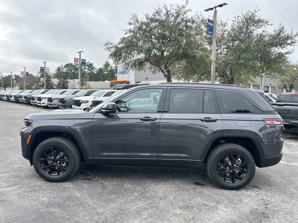 New 2026 Jeep Grand Cherokee LAREDO ALTITUDE 4X2 Sport Utility