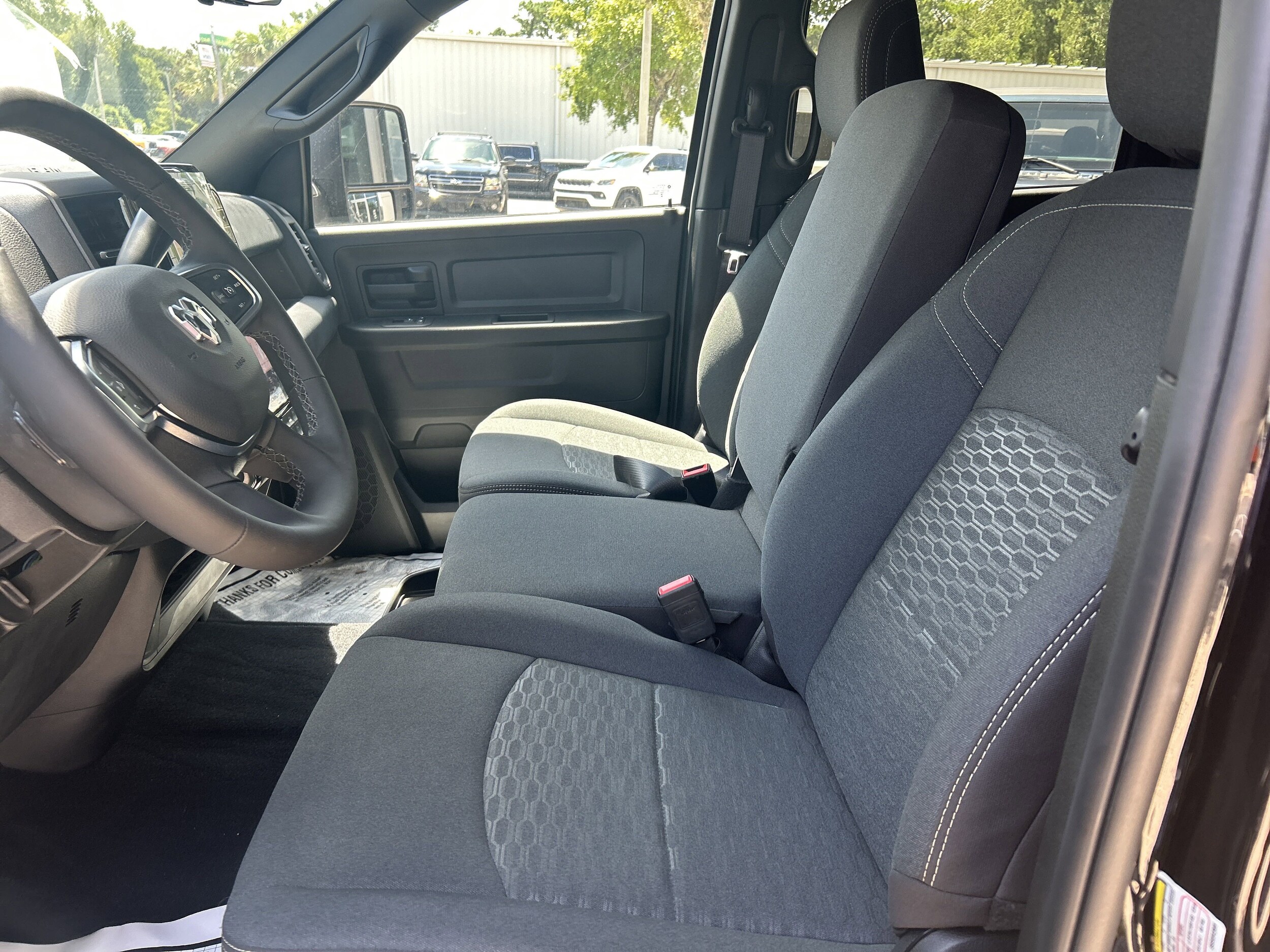 2025 RAM 2500 Tradesman - Photo 10