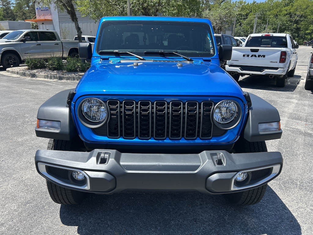 New 2026 Jeep Gladiator SPORT 4X4 Pickup