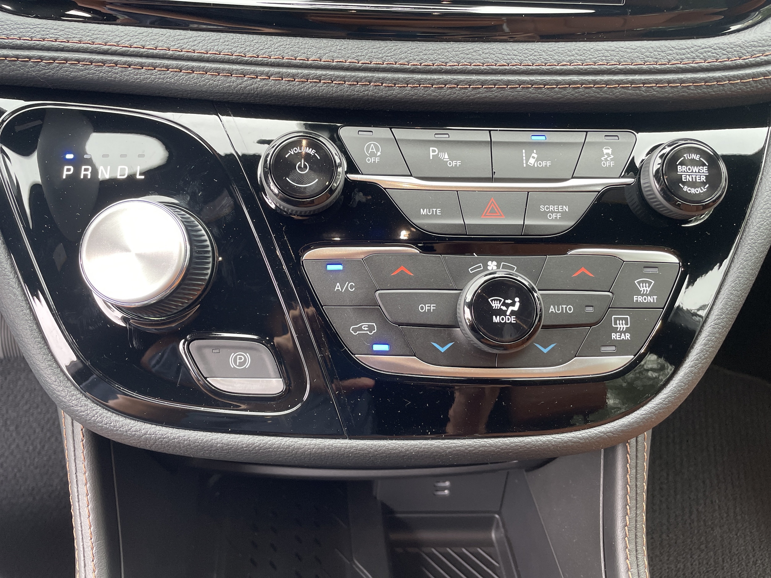 2026 Chrysler Pacifica Pinnacle - Photo 28