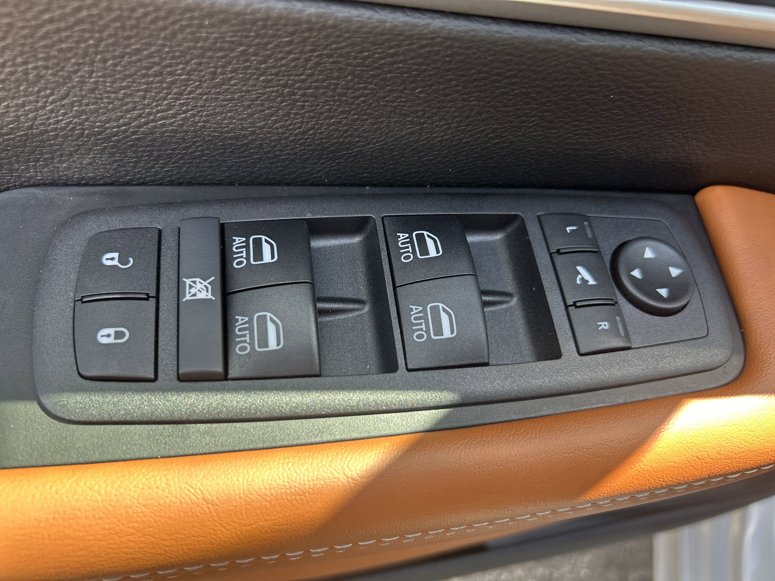 2026 Chrysler Pacifica Pinnacle - Photo 16